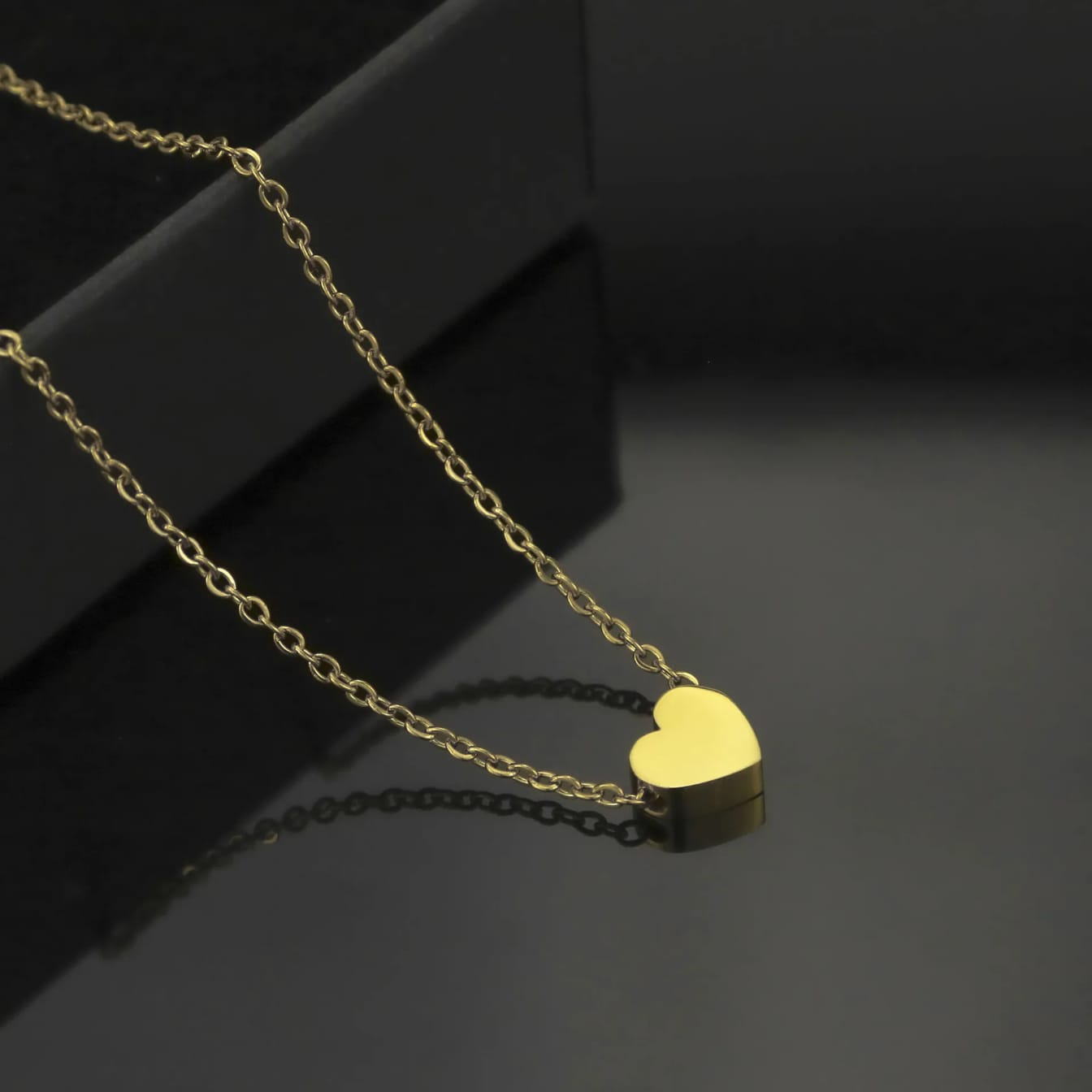 Étoile Heart Luxe Stainless Steel Chain for Women