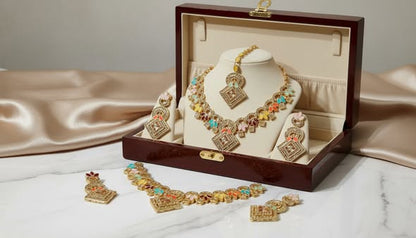 Stillness Royal Kite Kundan Elegance Jewelry Set for Women