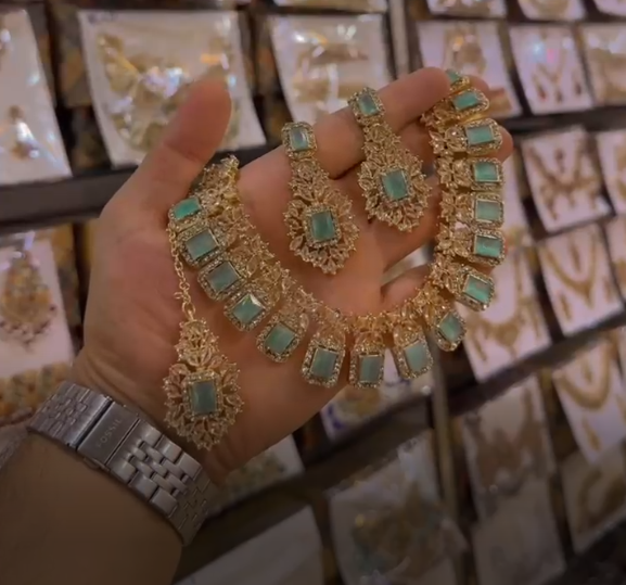 Royal Zircon Emerald Necklace Set for Women