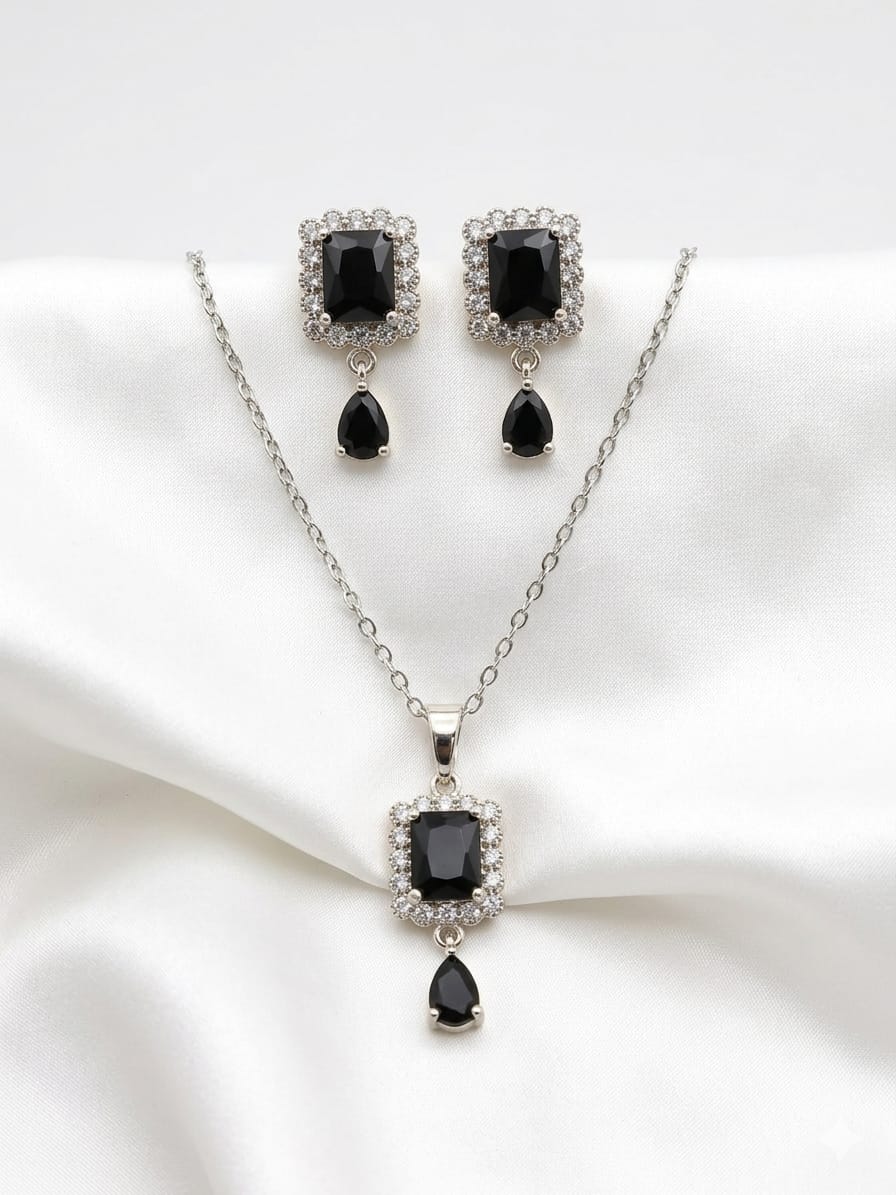 Radiant Zircon Locket Set for Women – Elegant Everyday Collection