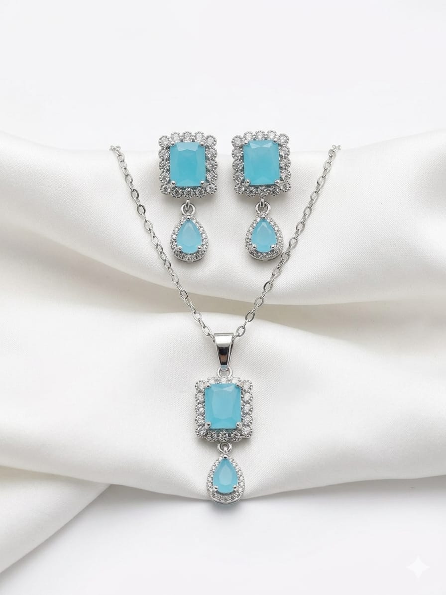 Radiant Zircon Locket Set for Women – Elegant Everyday Collection
