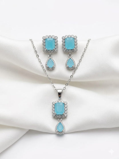 Radiant Zircon Locket Set for Women – Elegant Everyday Collection