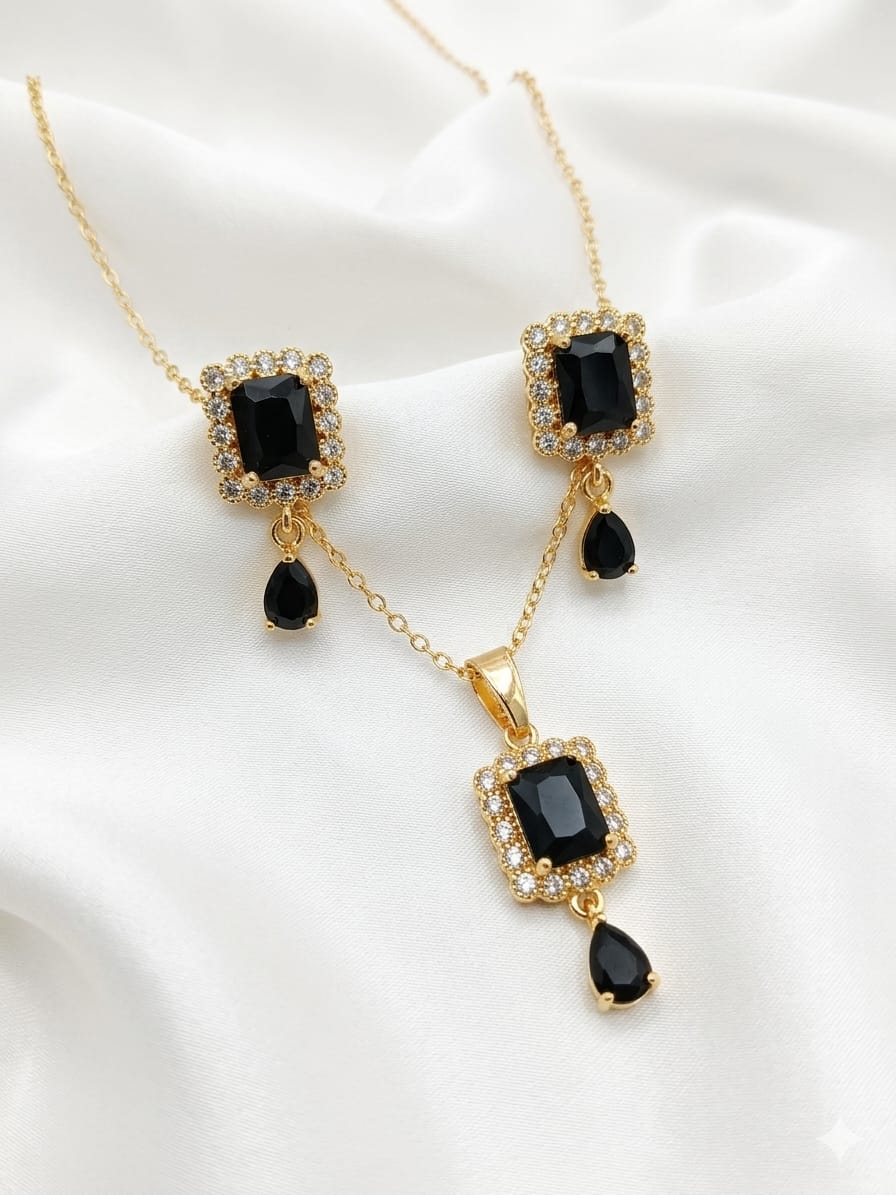 Radiant Zircon Locket Set for Women – Elegant Everyday Collection
