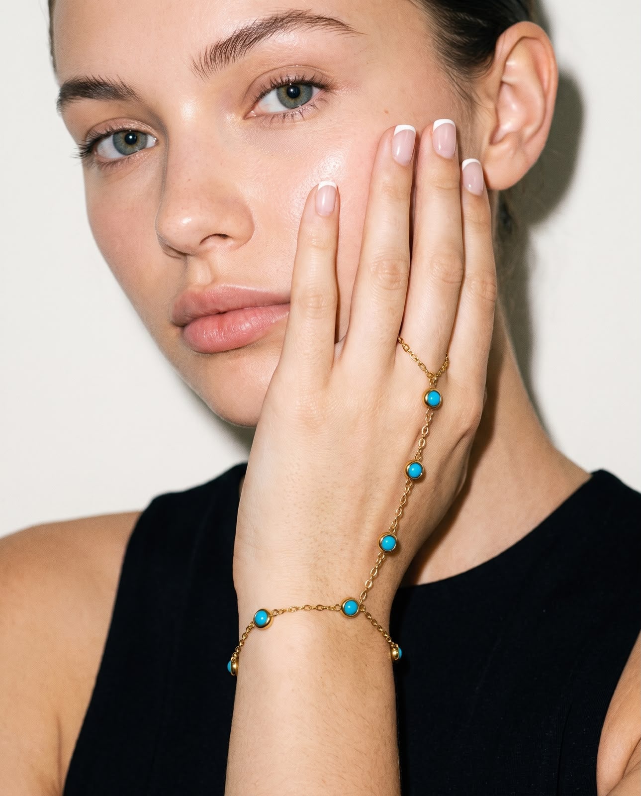 Luxe Stainless Steel Hand Chain for Women – 316L Collection